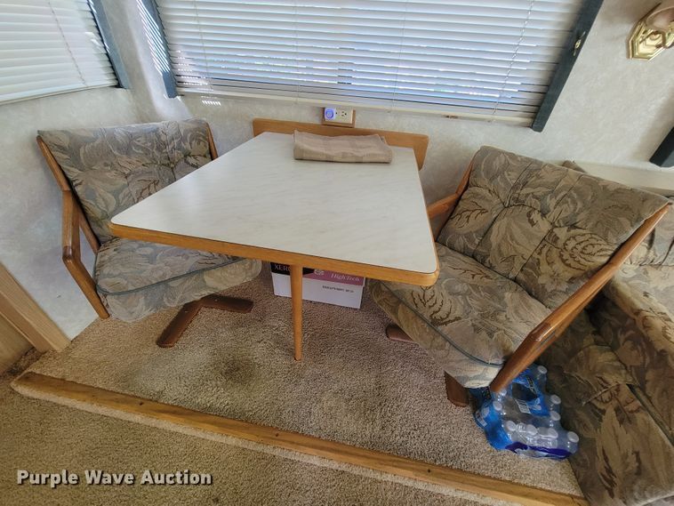 image for item IF9975 2000 Fleetwood Bounder  RV