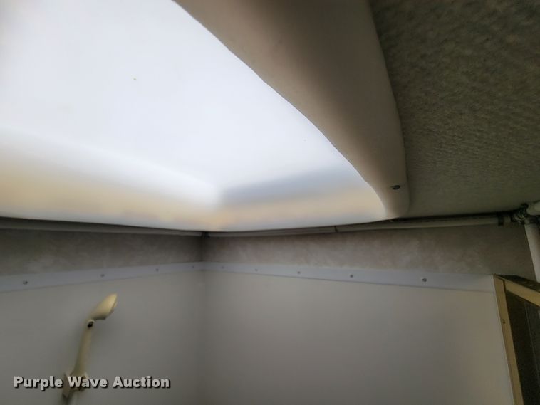 image for item IF9975 2000 Fleetwood Bounder  RV