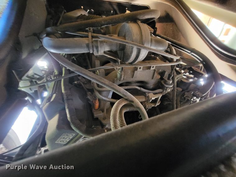 image for item IF9975 2000 Fleetwood Bounder  RV