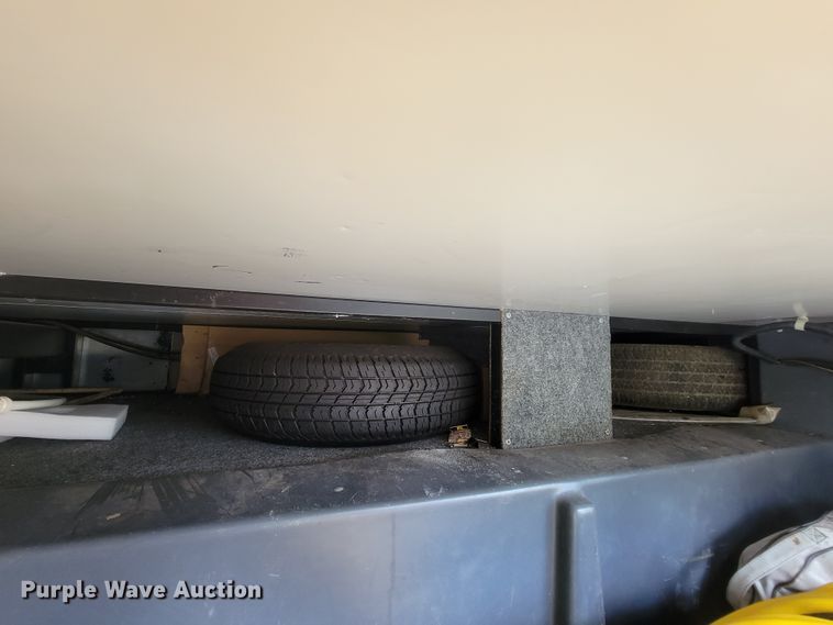 image for item IF9975 2000 Fleetwood Bounder  RV