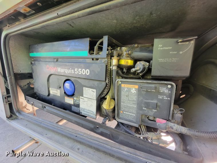 image for item IF9975 2000 Fleetwood Bounder  RV