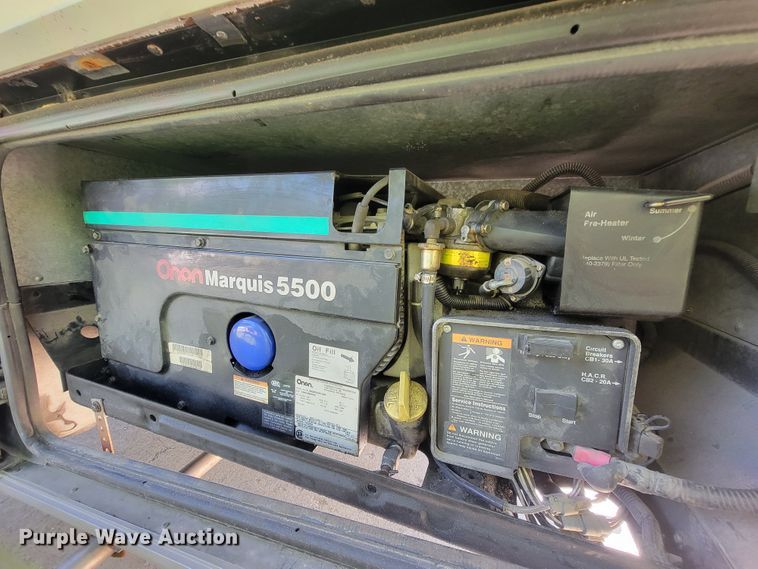 image for item IF9975 2000 Fleetwood Bounder  RV