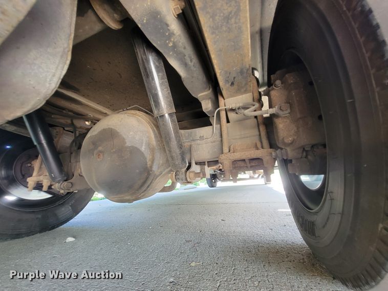 image for item IF9975 2000 Fleetwood Bounder  RV