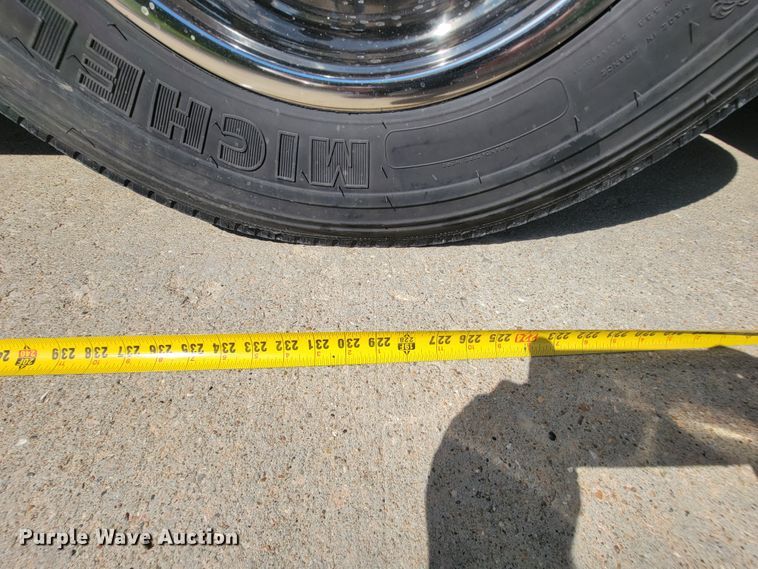 image for item IF9975 2000 Fleetwood Bounder  RV