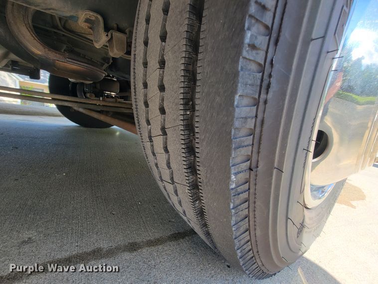 image for item IF9975 2000 Fleetwood Bounder  RV