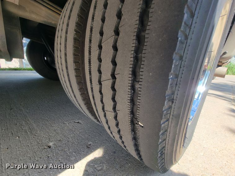 image for item IF9975 2000 Fleetwood Bounder  RV