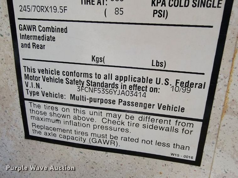 image for item IF9975 2000 Fleetwood Bounder  RV