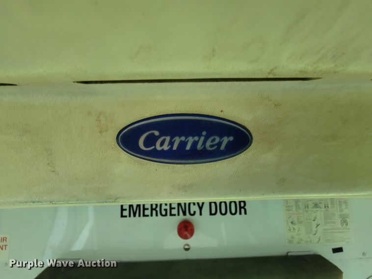 image for item IF9981 2003 Ford E450 Econoline  shuttle bus