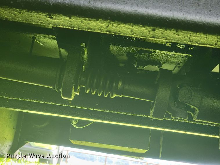 image for item IF9981 2003 Ford E450 Econoline  shuttle bus