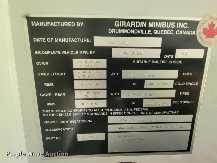 image for item IF9981 2003 Ford E450 Econoline  shuttle bus