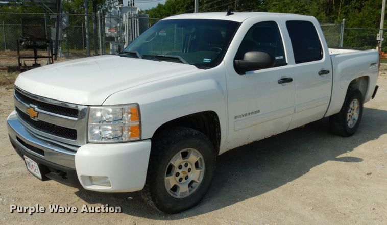 image for item II9589 2011 Chevrolet Silverado 1500  Crew Cab pickup truck