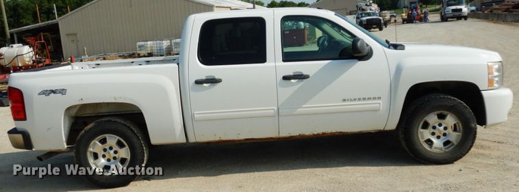 image for item II9589 2011 Chevrolet Silverado 1500  Crew Cab pickup truck