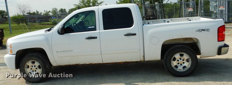 image for item II9589 2011 Chevrolet Silverado 1500  Crew Cab pickup truck