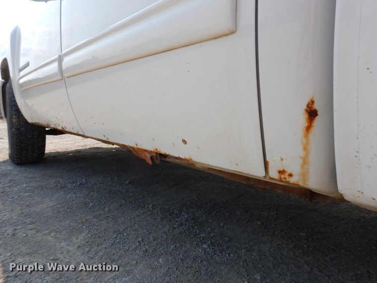 image for item II9589 2011 Chevrolet Silverado 1500  Crew Cab pickup truck