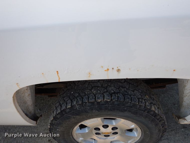 image for item II9589 2011 Chevrolet Silverado 1500  Crew Cab pickup truck