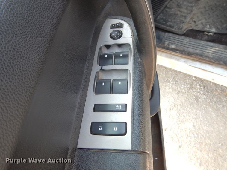 image for item II9589 2011 Chevrolet Silverado 1500  Crew Cab pickup truck