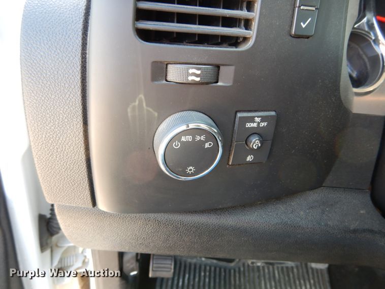 image for item II9589 2011 Chevrolet Silverado 1500  Crew Cab pickup truck