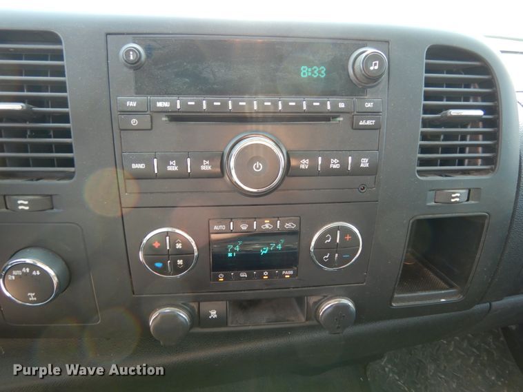 image for item II9589 2011 Chevrolet Silverado 1500  Crew Cab pickup truck