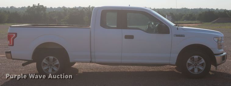 image for item IO9220 2016 Ford F150 XL  SuperCab pickup truck