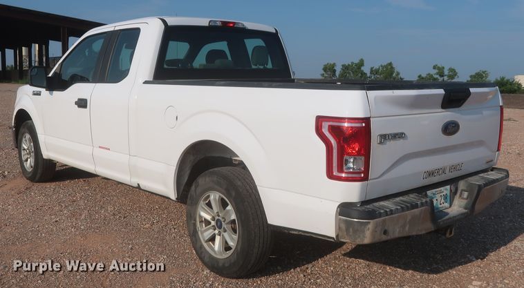 image for item IO9220 2016 Ford F150 XL  SuperCab pickup truck