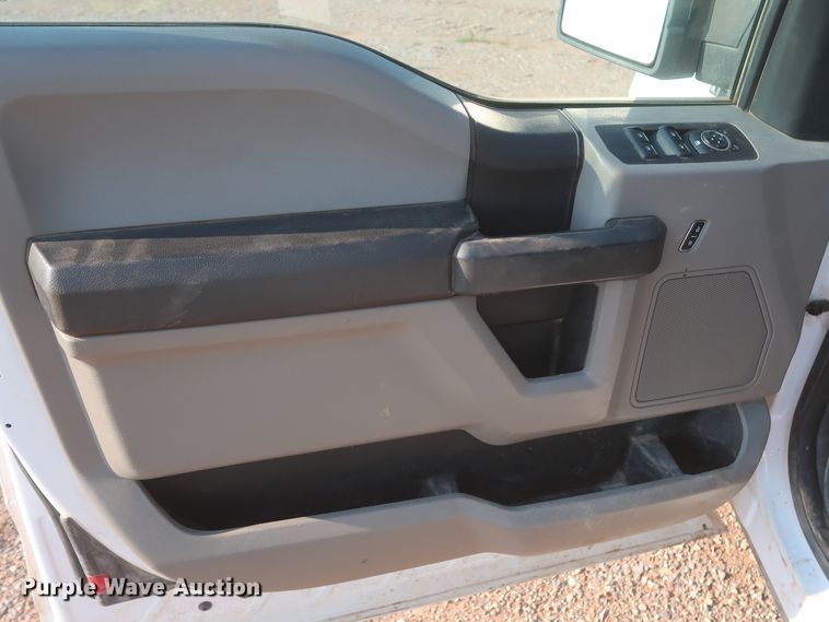 image for item IO9220 2016 Ford F150 XL  SuperCab pickup truck