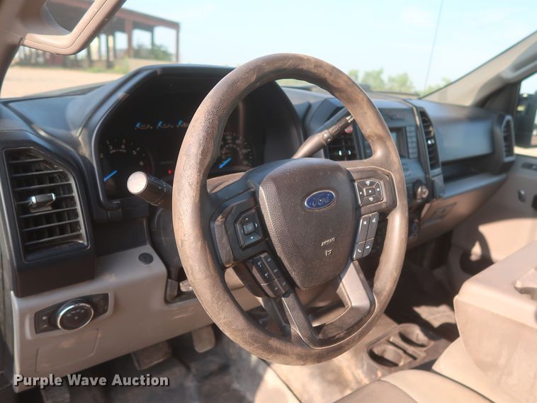 image for item IO9220 2016 Ford F150 XL  SuperCab pickup truck