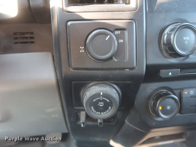 image for item IO9220 2016 Ford F150 XL  SuperCab pickup truck