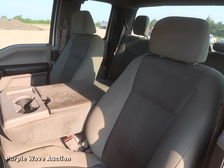 image for item IO9220 2016 Ford F150 XL  SuperCab pickup truck