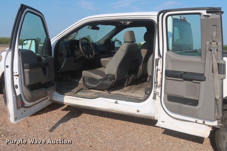 image for item IO9220 2016 Ford F150 XL  SuperCab pickup truck