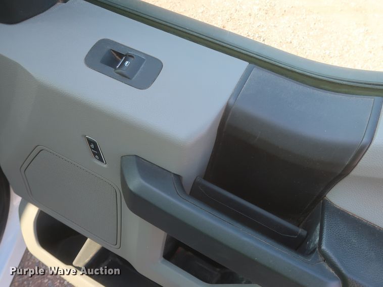 image for item IO9220 2016 Ford F150 XL  SuperCab pickup truck