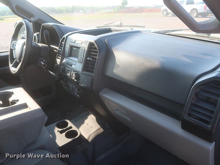 image for item IO9220 2016 Ford F150 XL  SuperCab pickup truck