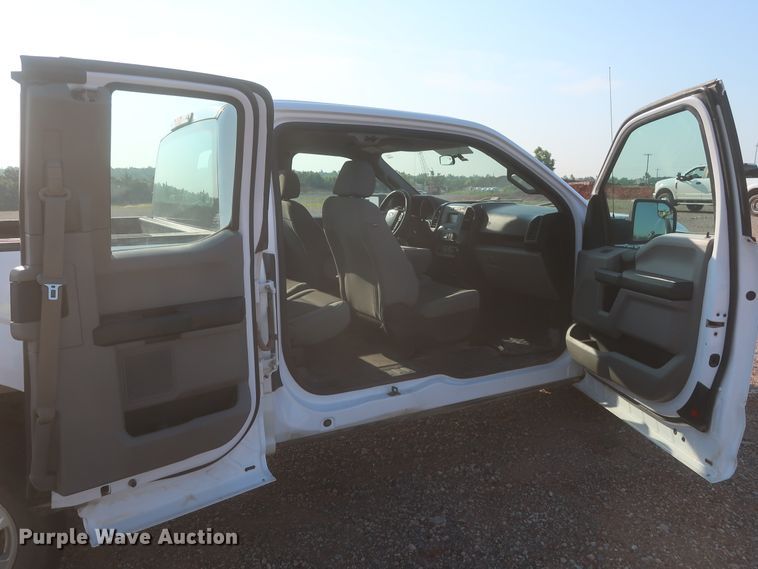 image for item IO9220 2016 Ford F150 XL  SuperCab pickup truck