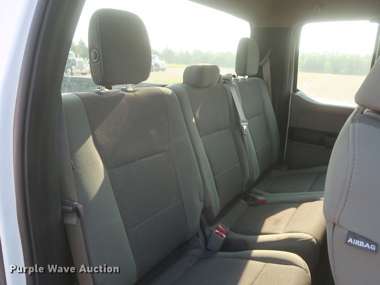 image for item IO9220 2016 Ford F150 XL  SuperCab pickup truck