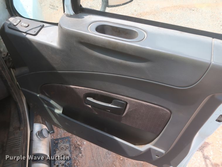 image for item IO9221 2012 International TerraStar  Crew Cab truck cab and chassis