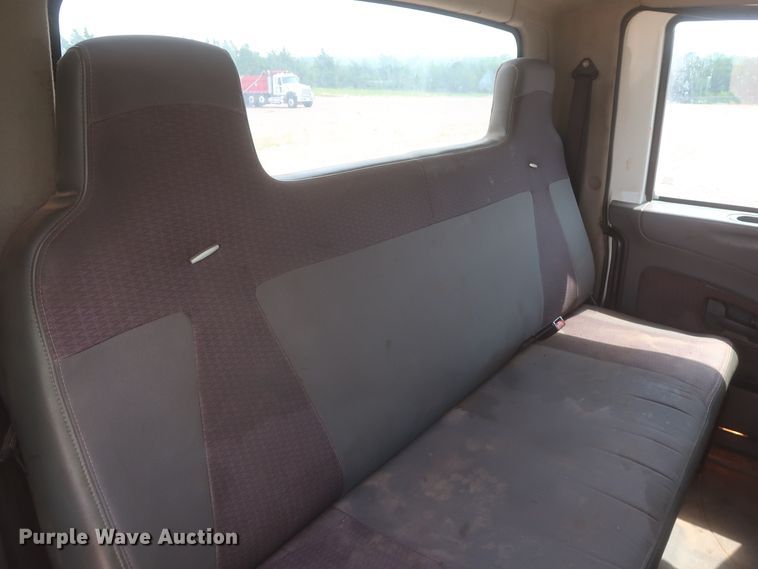 image for item IO9221 2012 International TerraStar  Crew Cab truck cab and chassis