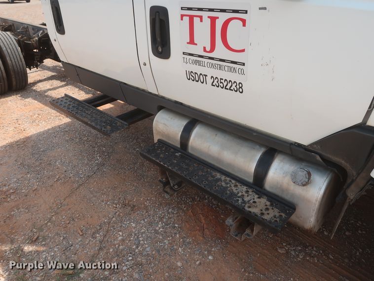 image for item IO9221 2012 International TerraStar  Crew Cab truck cab and chassis