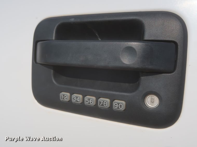 image for item IO9225 2014 Ford F150 XLT  SuperCab pickup truck