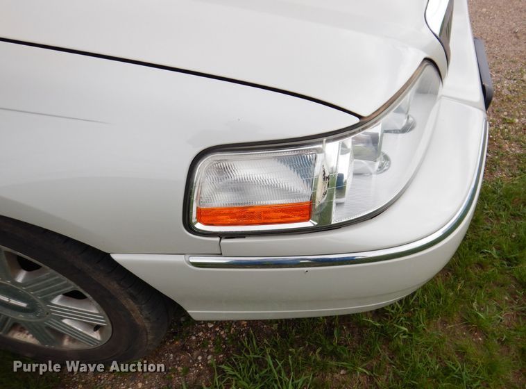 image for item IQ9531 2005 Lincoln Town Car