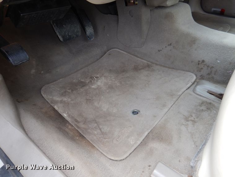 image for item IQ9531 2005 Lincoln Town Car