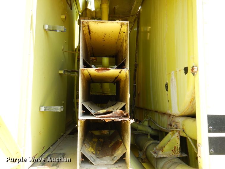 image for item IQ9701 1980 Oshkosh T-6  fire truck