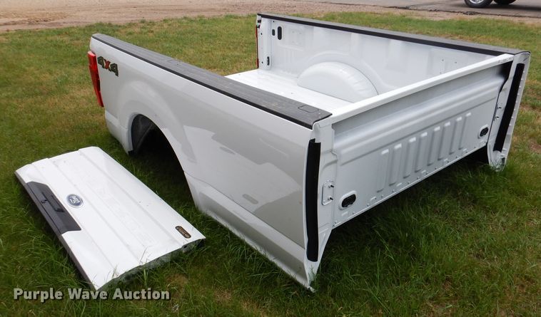 image for item IQ9708 2020 Ford F250  8'L truck bed