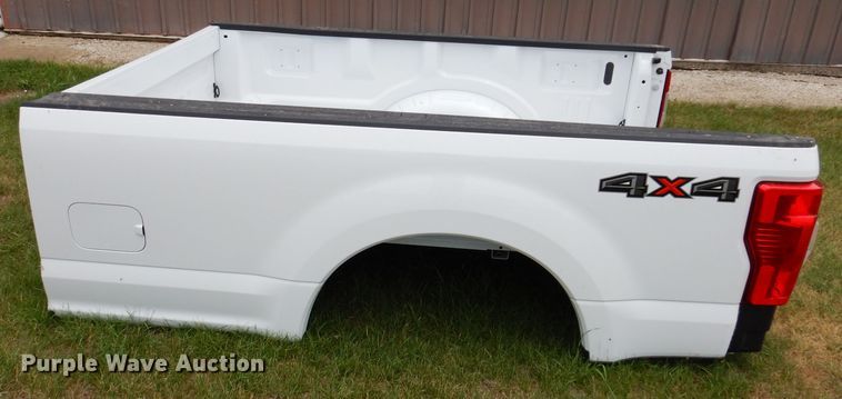 image for item IQ9708 2020 Ford F250  8'L truck bed