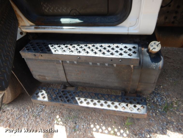 image for item IT9616 2005  Chevrolet C8500  flatbed truck