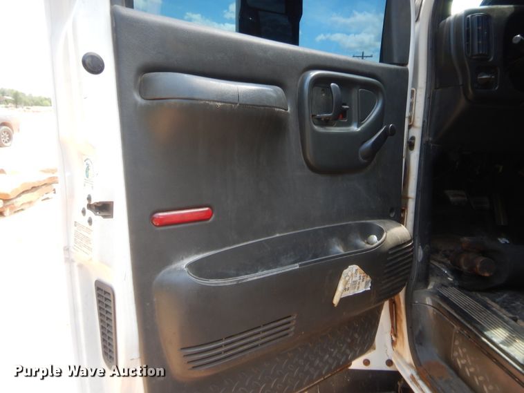 image for item IT9616 2005  Chevrolet C8500  flatbed truck