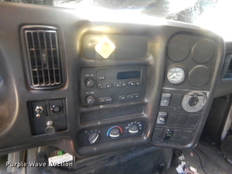 image for item IT9616 2005  Chevrolet C8500  flatbed truck