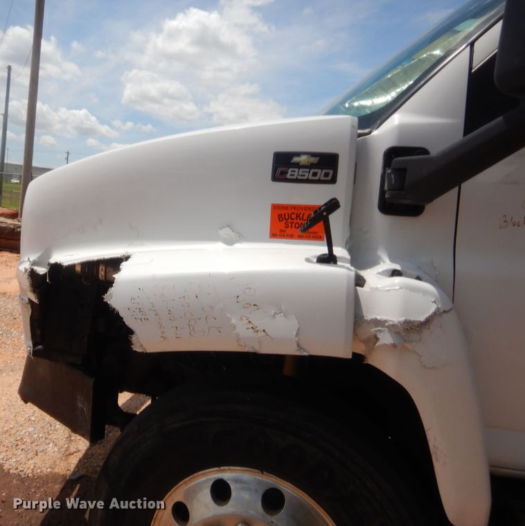 image for item IT9616 2005  Chevrolet C8500  flatbed truck