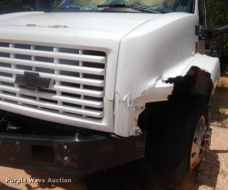 image for item IT9616 2005  Chevrolet C8500  flatbed truck