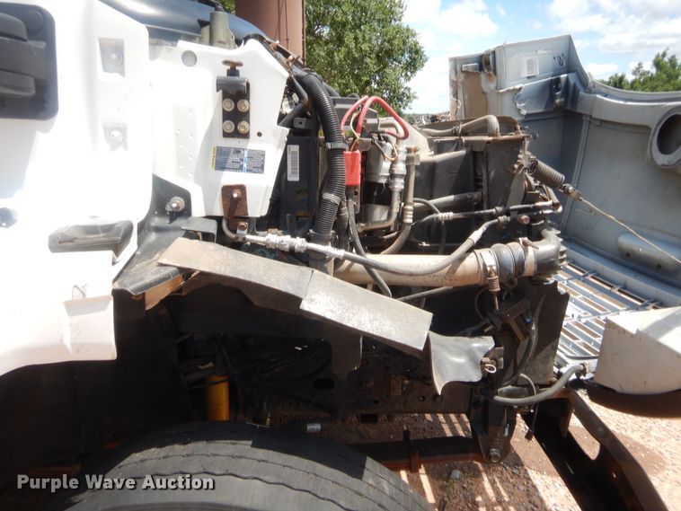 image for item IT9616 2005  Chevrolet C8500  flatbed truck