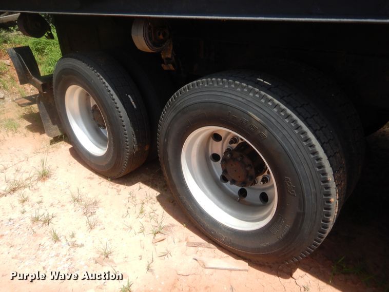 image for item IT9616 2005  Chevrolet C8500  flatbed truck