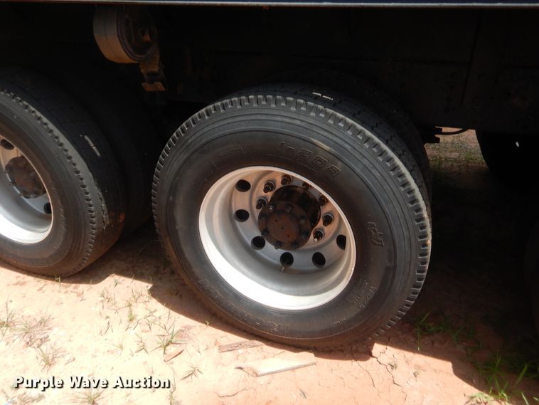 image for item IT9616 2005  Chevrolet C8500  flatbed truck